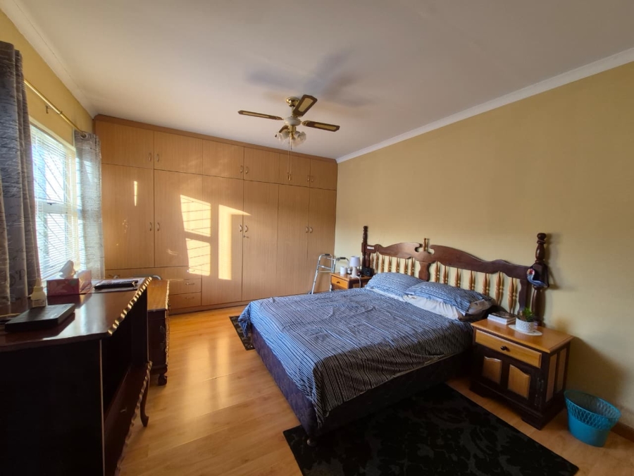 4 Bedroom Property for Sale in Langerug Western Cape